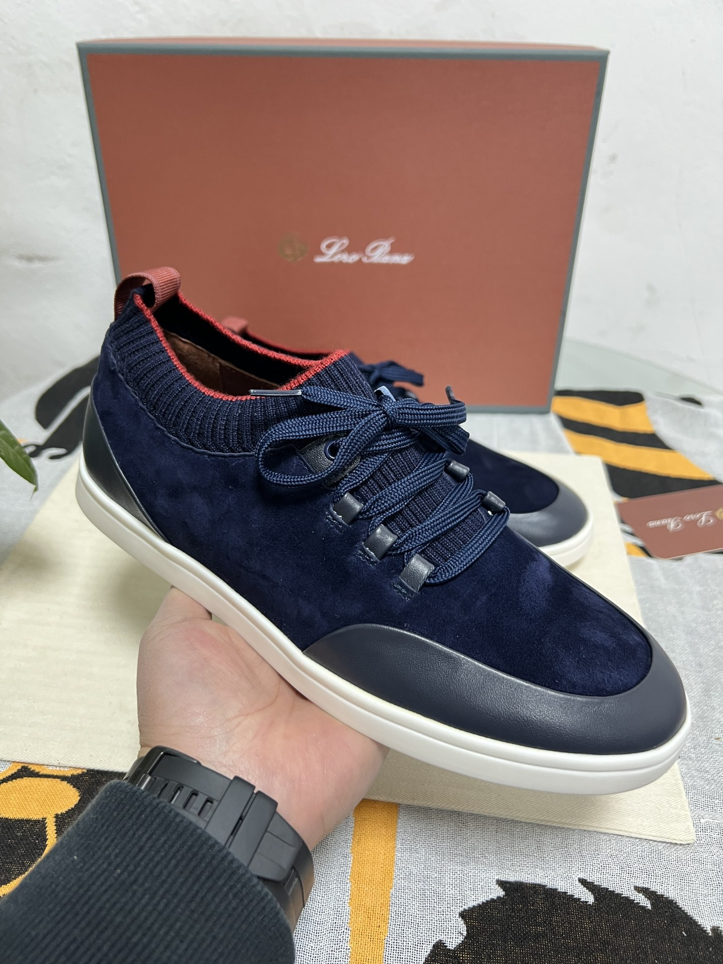 UA L0r0 P1ana Soho Walk Sneaker