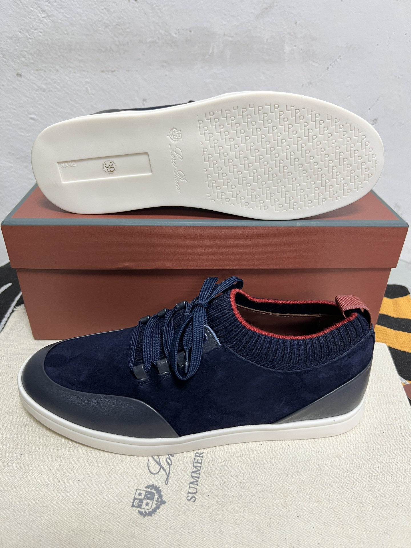 UA L0r0 P1ana Soho Walk Sneaker