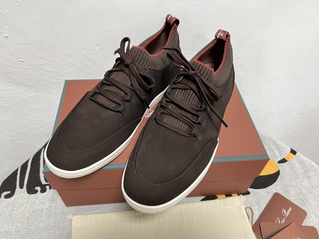 UA L0r0 P1ana Soho Walk Sneaker