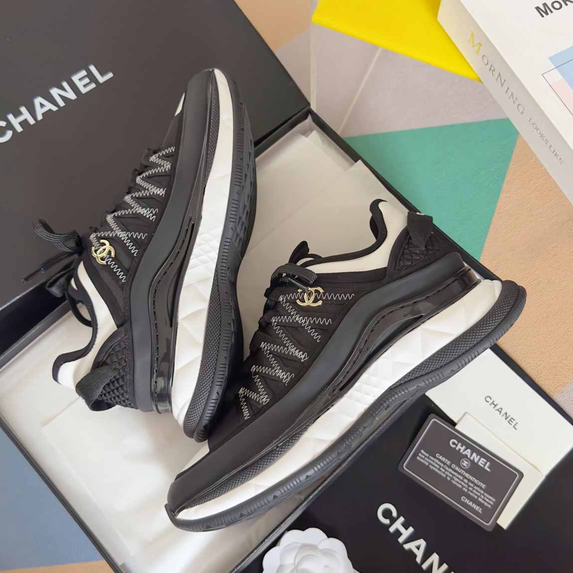 UA Ch**el SNEAKER