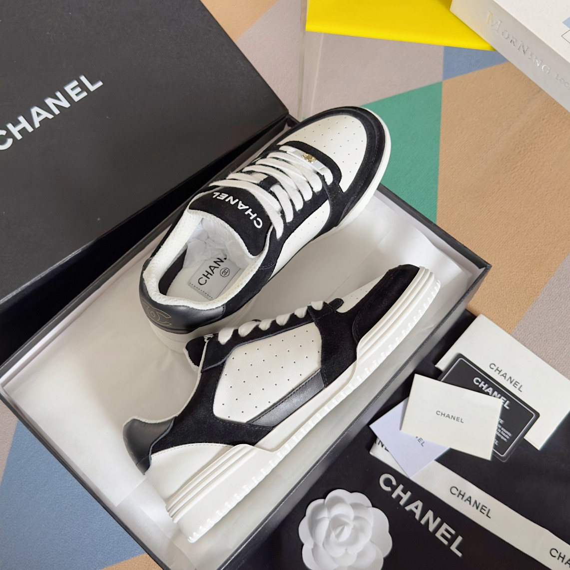 ua Ch**el sneaker