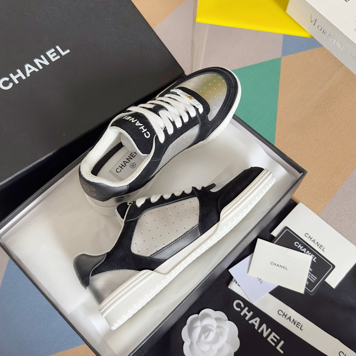 ua Ch**el sneaker