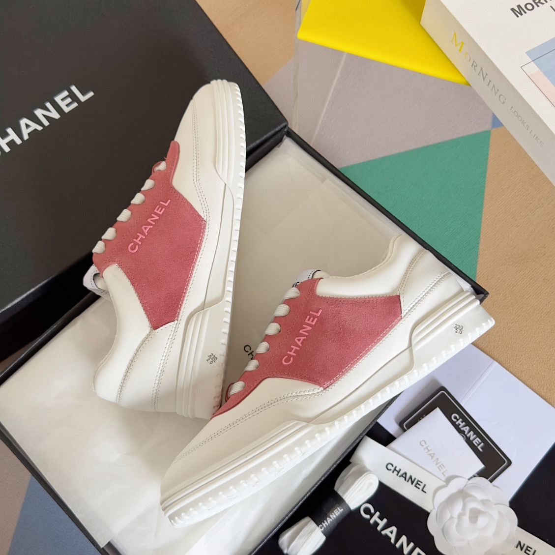 ua Ch**el sneaker