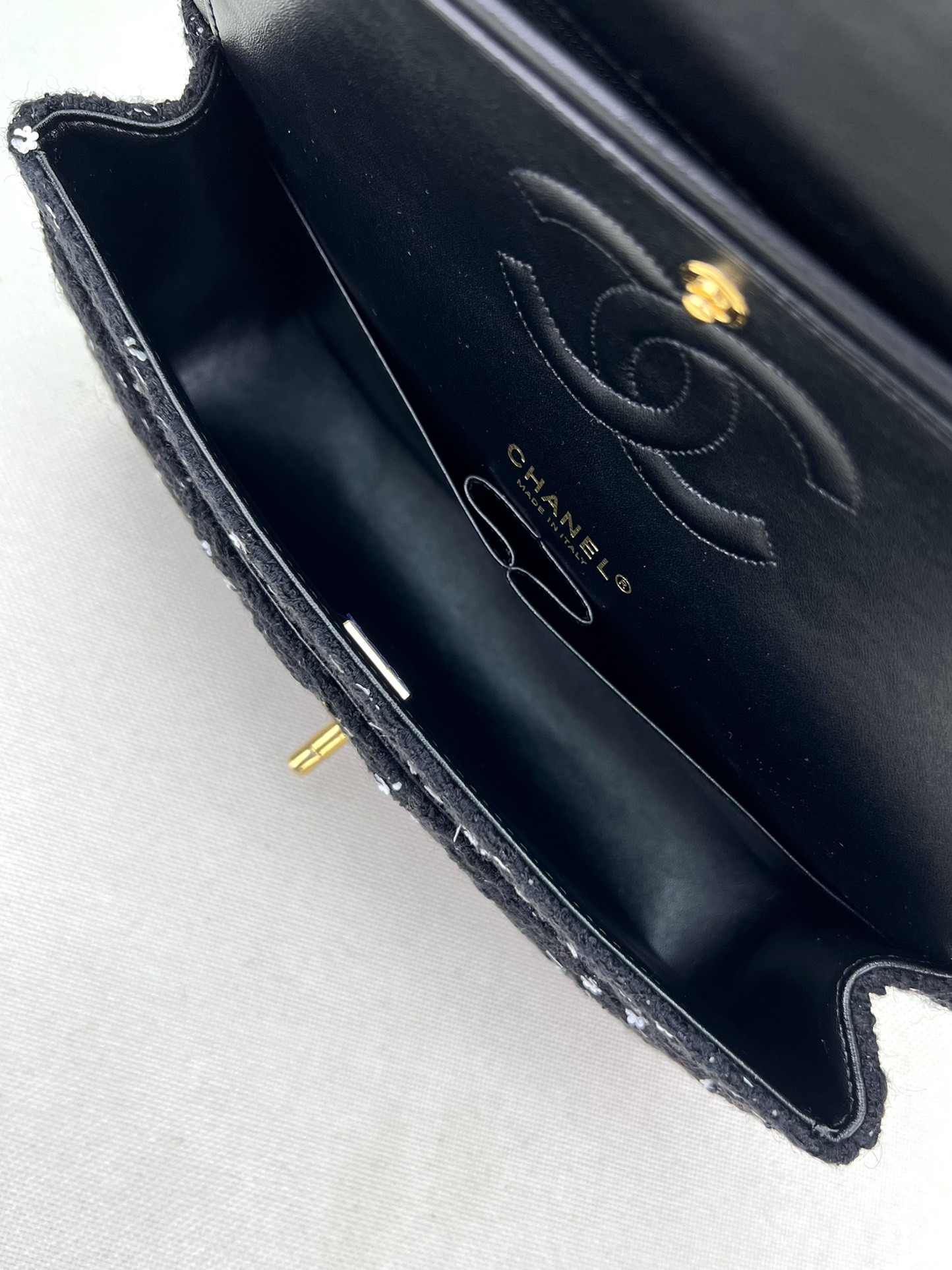 Ch**el Classic Flap Bag 25cm