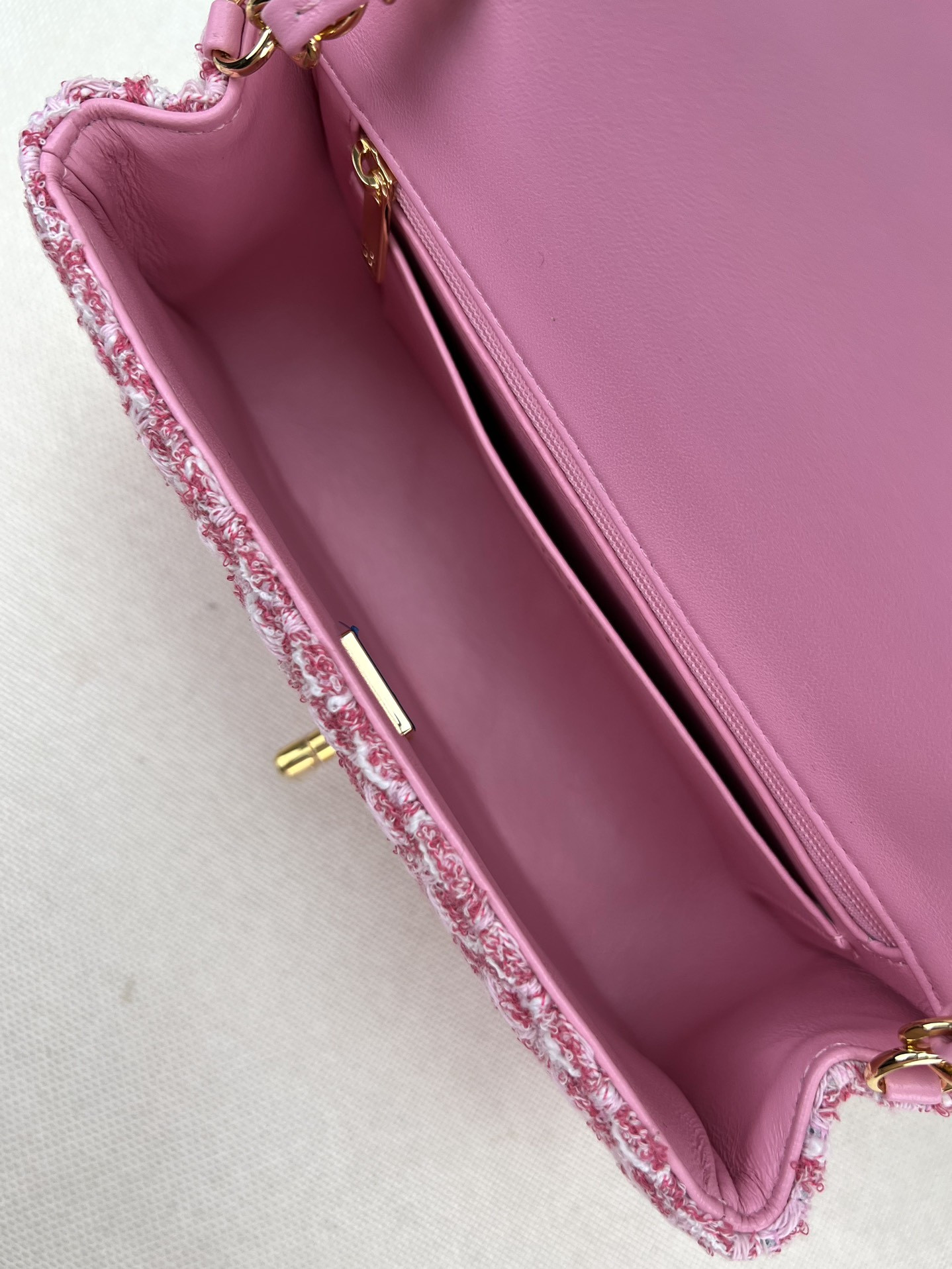 Ch**el Classic Flap Bag 20cm