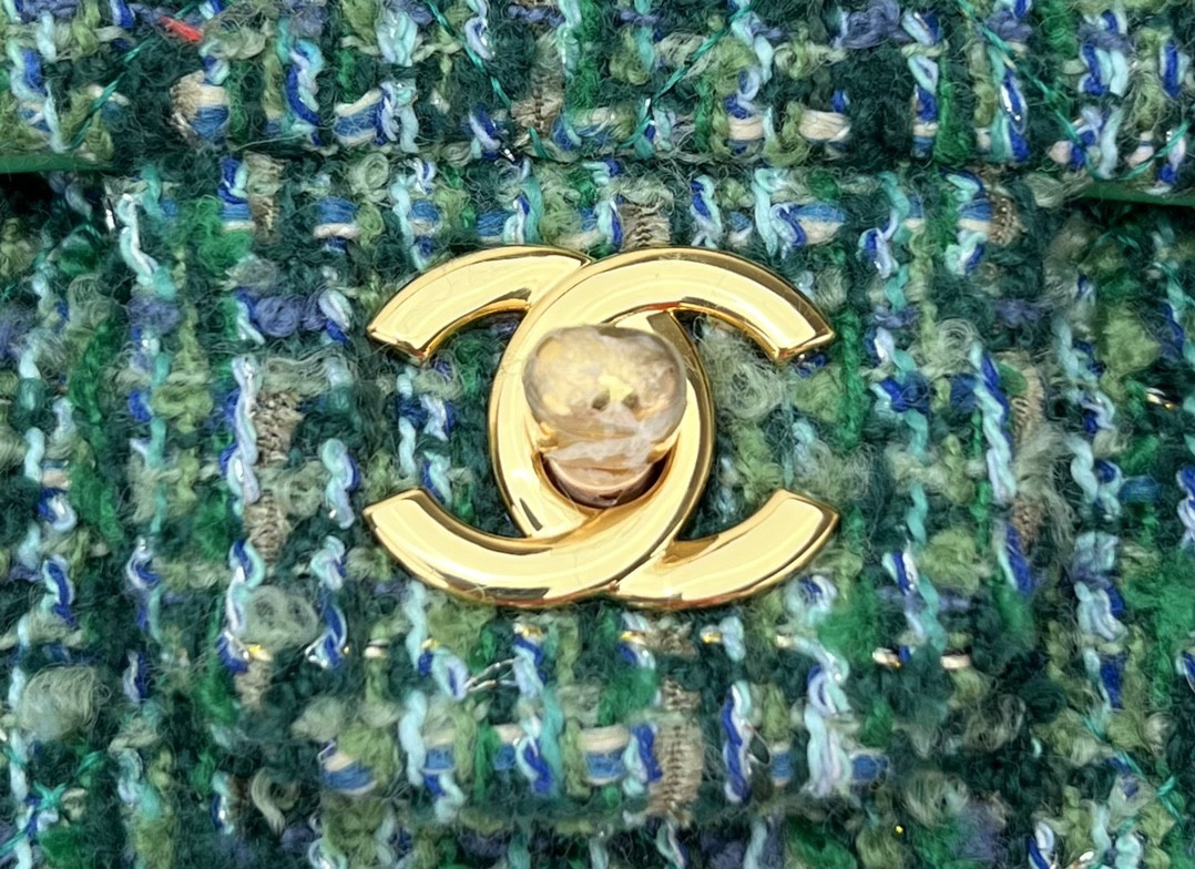 Ch**el Classic Flap Bag 20cm