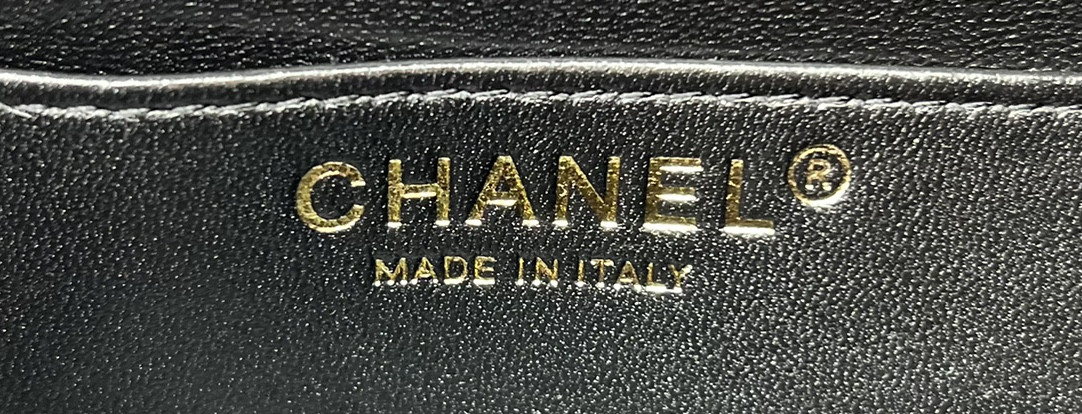 Ch**el Classic Flap Bag 20cm