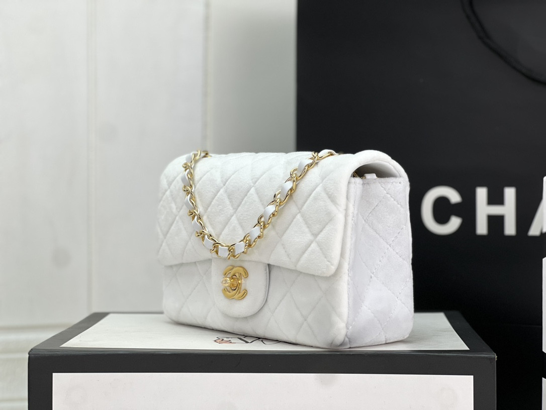 Ch**el Classic Flap Bag 20cm