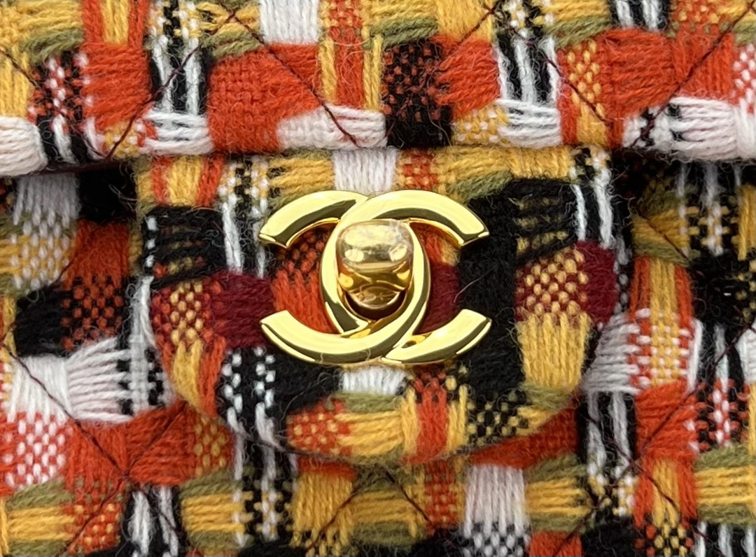 Ch**el Classic Flap Bag 20cm