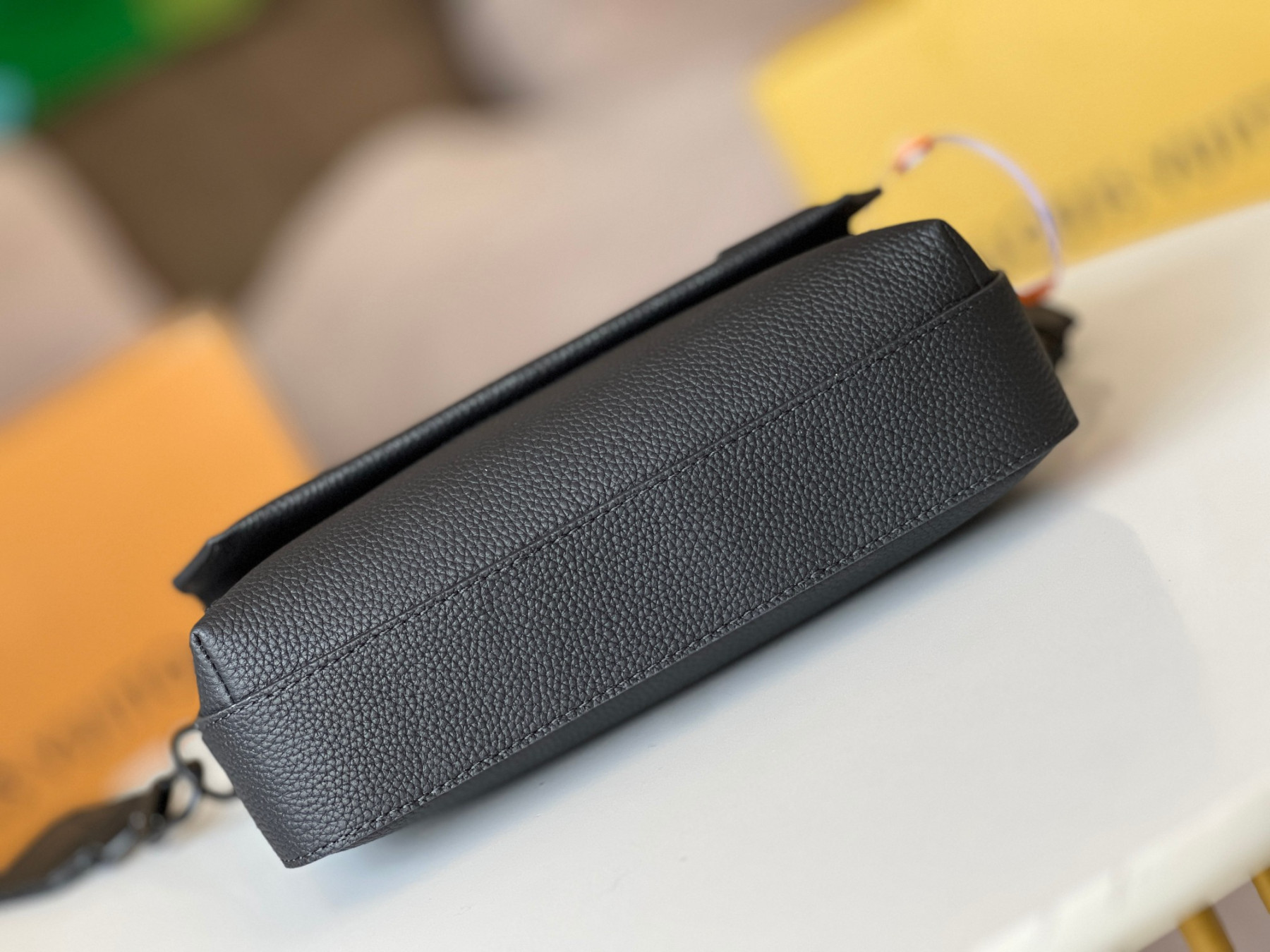 LV Fastline Messenger M22482 23.5×18×7CM