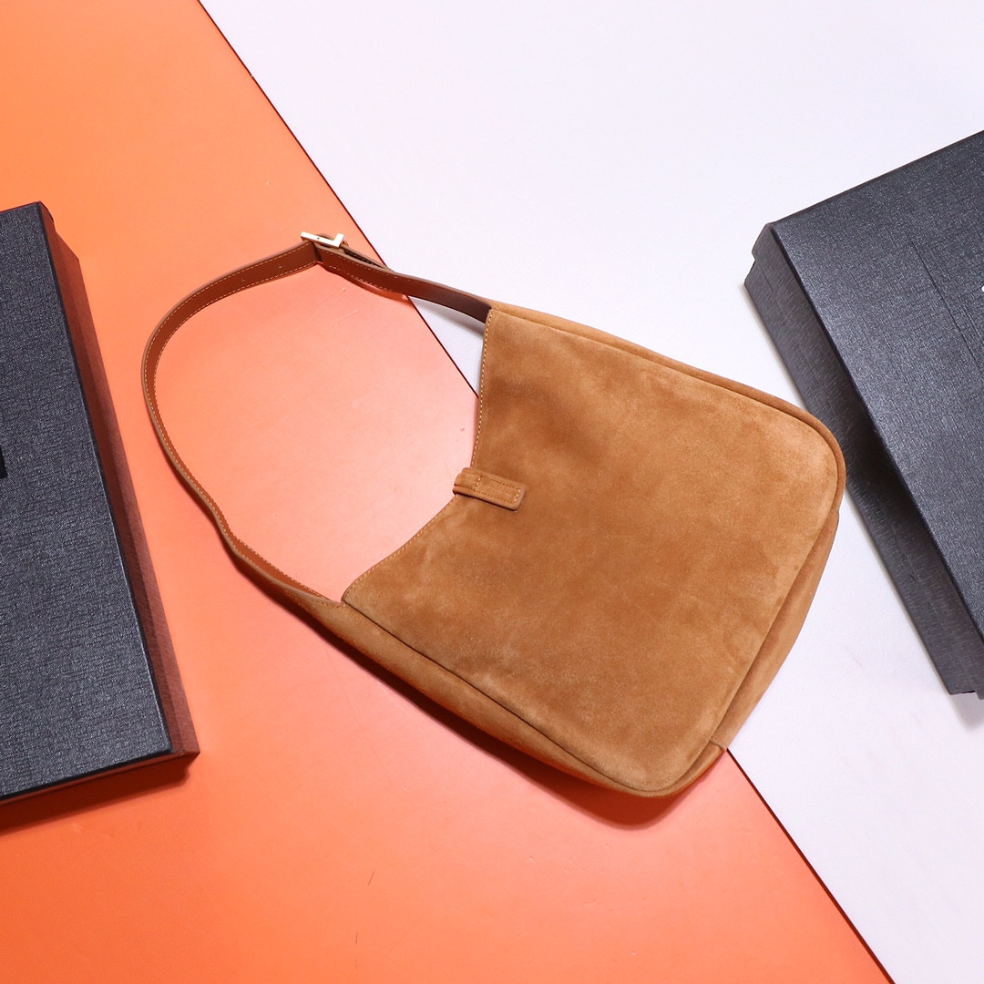 Y51 LE 5 À 7 23x22x8cm