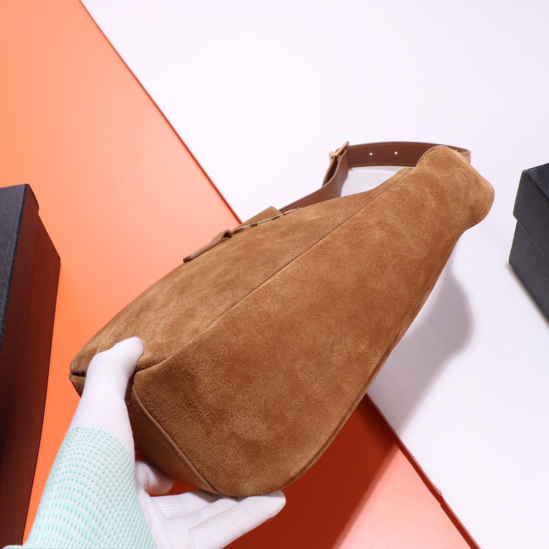 Y51 LE 5 À 7 23x22x8cm