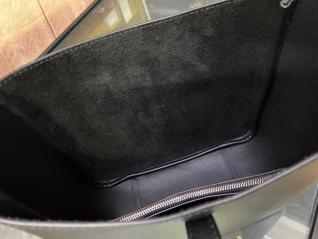 Y51 LE 5 À 7  23x22x8cm