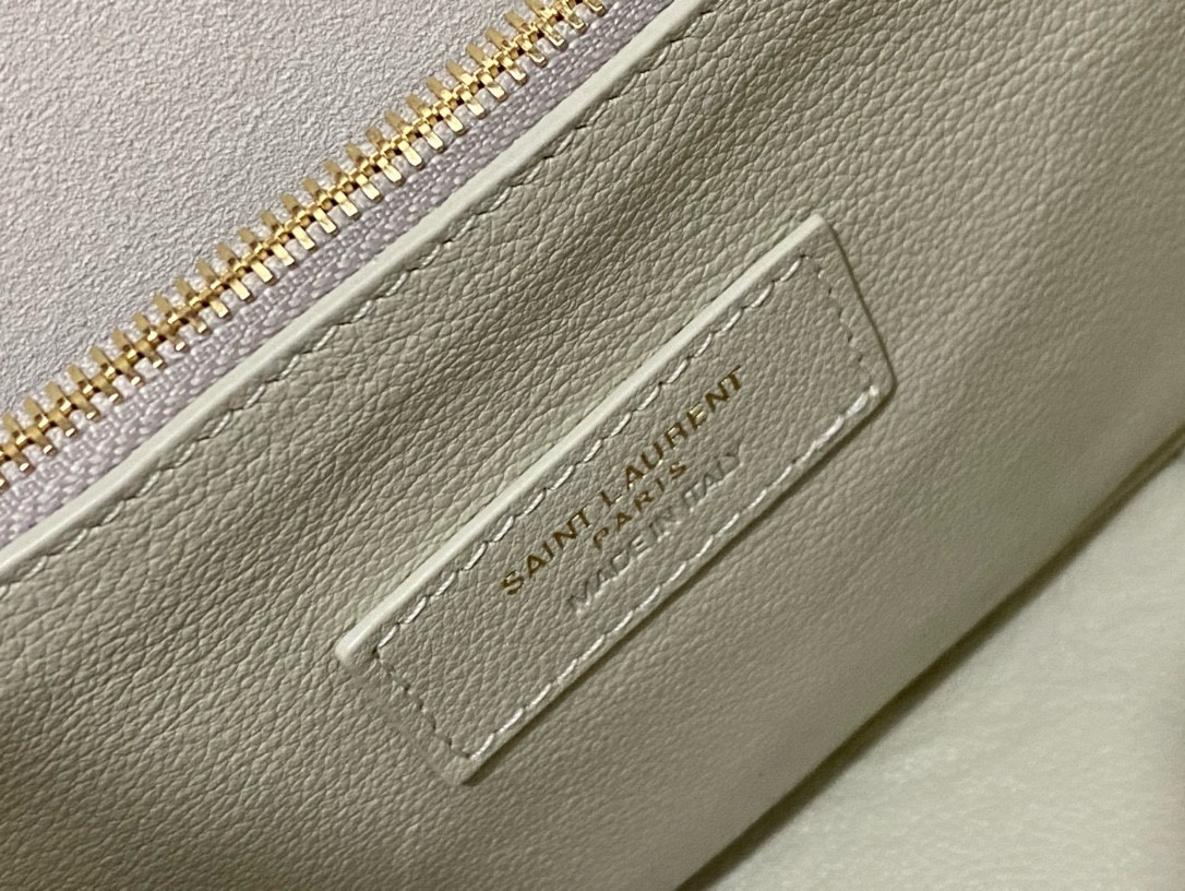 Y51 LE 5 À 7 23x22x8cm