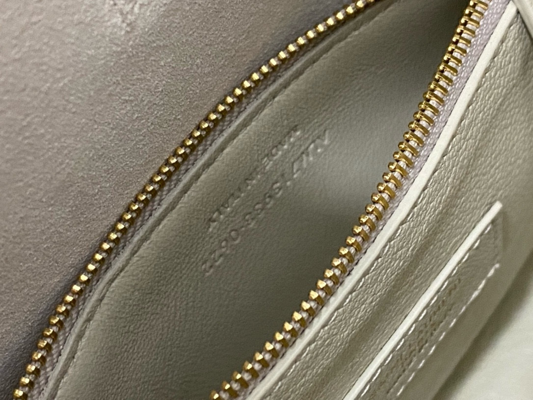 Y51 LE 5 À 7 23x22x8cm