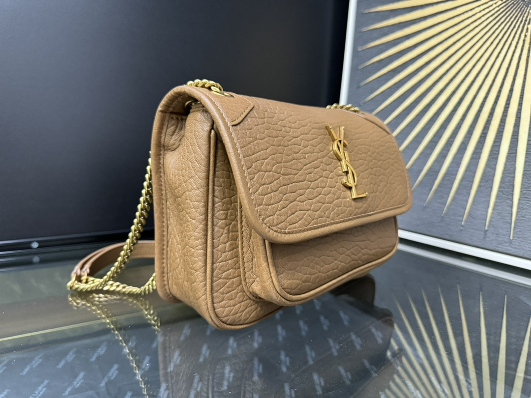 Y51 NIKI 21x16x7.5cm