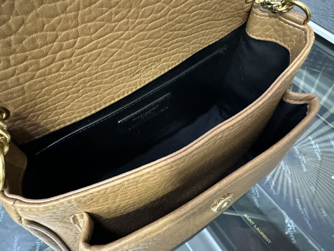 Y51 NIKI 21x16x7.5cm