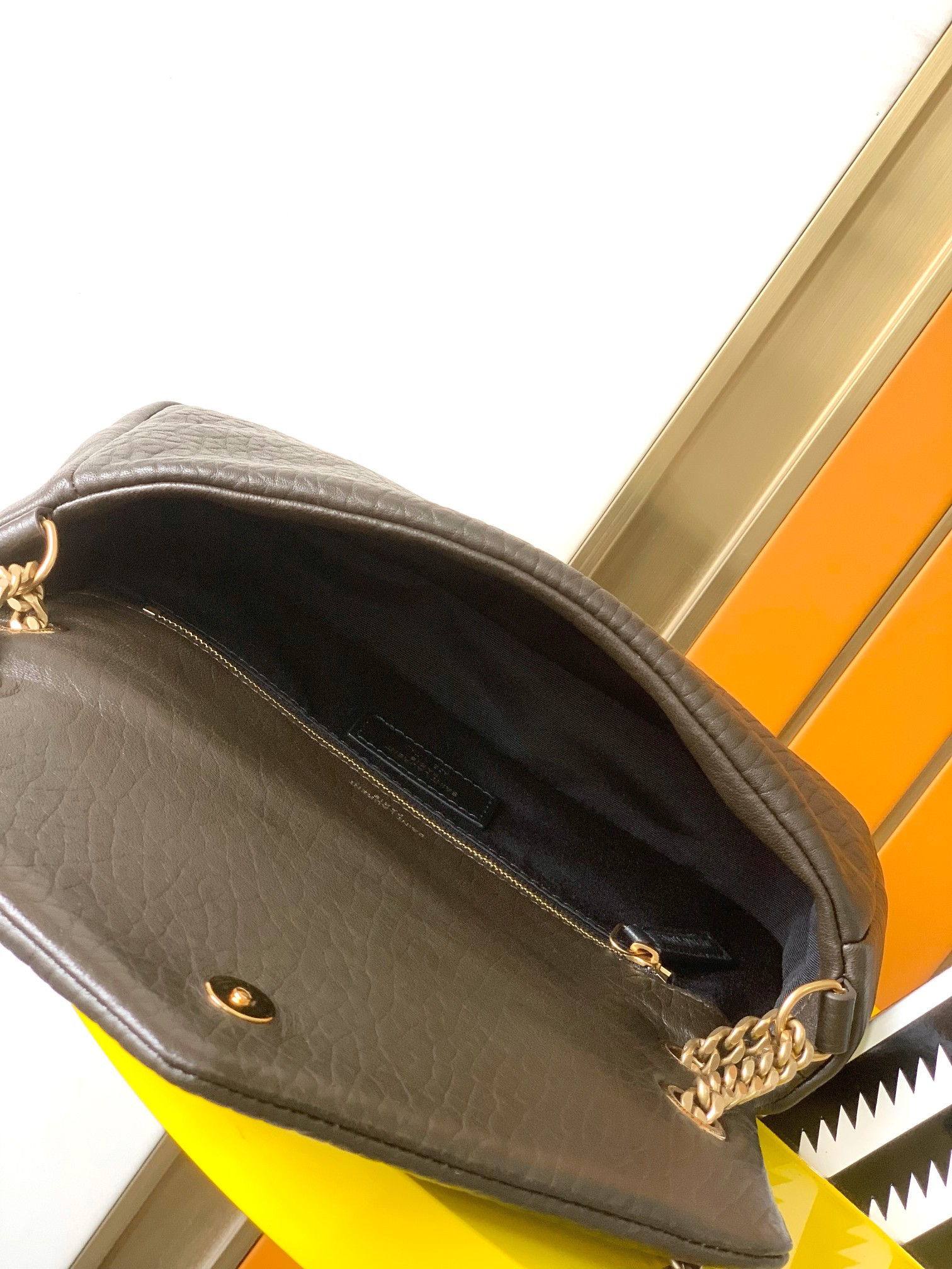 Y51 Calypso small in plunged lambskin 26x14x7cm