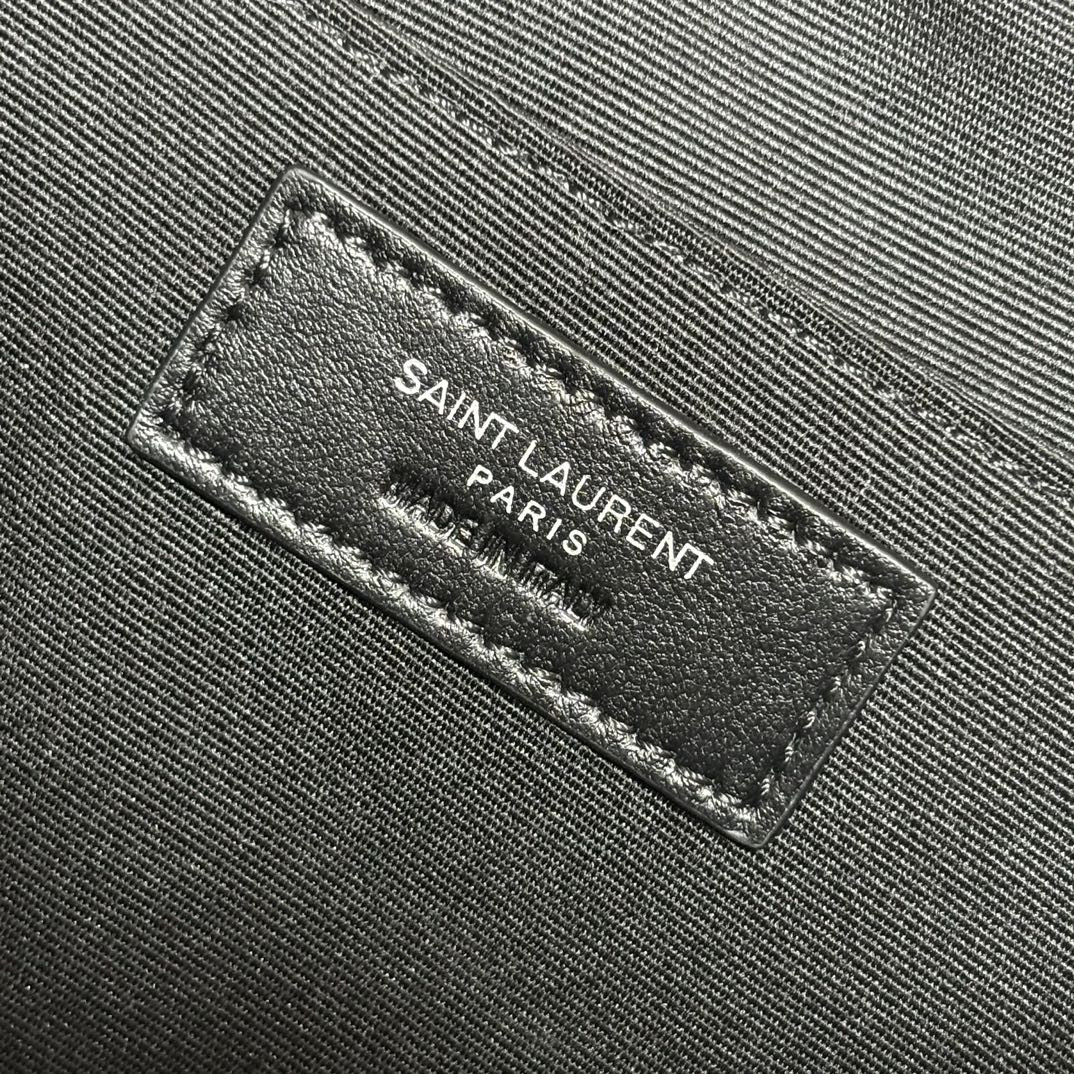 Y51 LOU camera bag in quilted leather 23x16x6cm