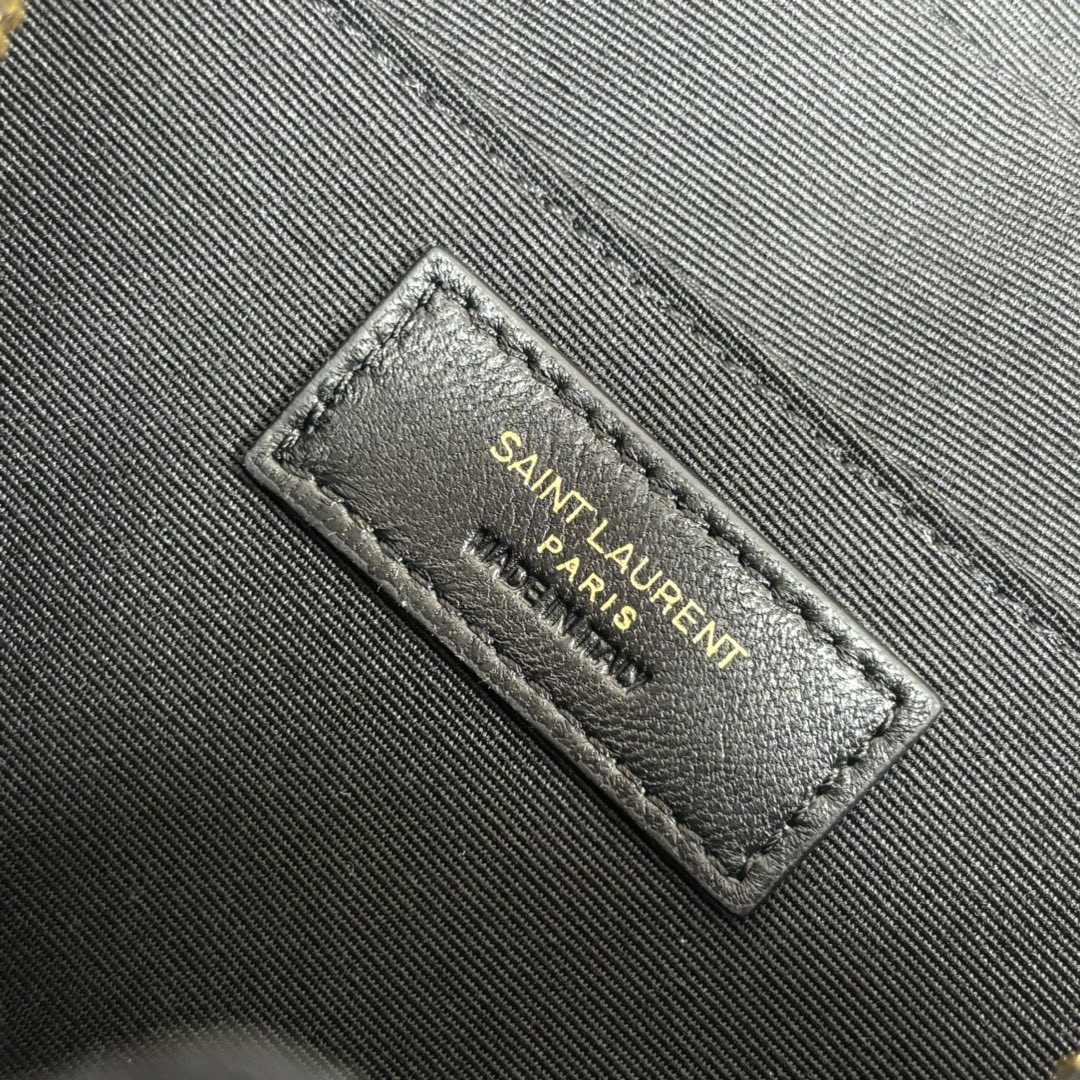 Y51 LOU camera bag in quilted leather 23x16x6cm