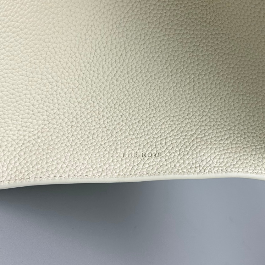 The R0w MARGAUX 17 43x24x30cm