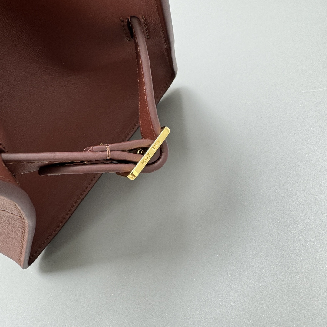 The R0w MARGAUX 10 26x17.5x21cm