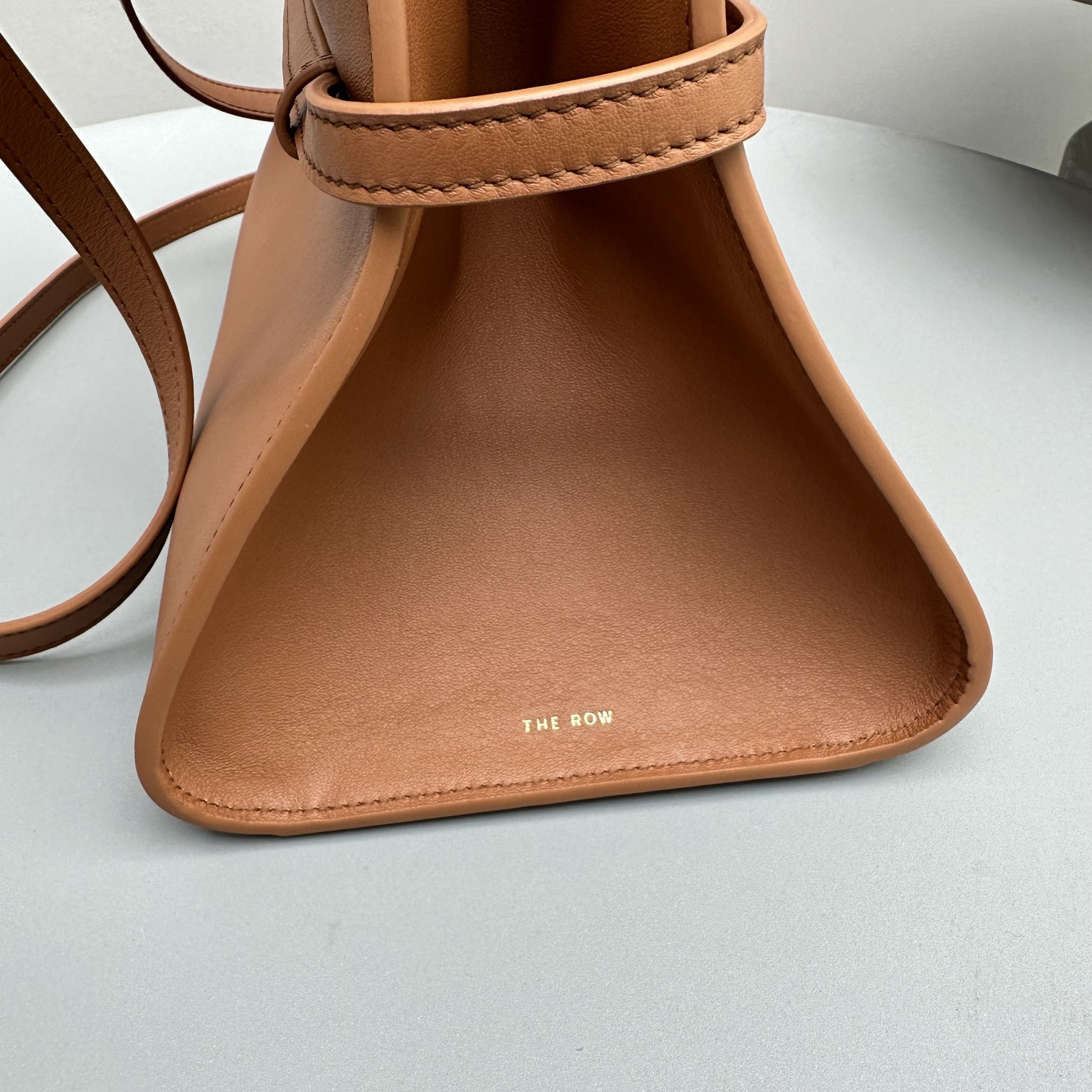 The R0w Margaux belt 12  32x15x25cm