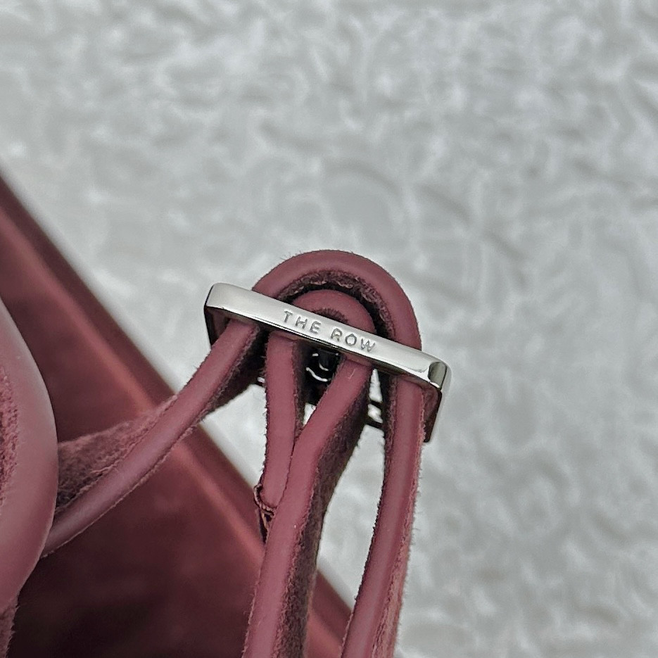 The R0w MARGAUX 15 38.5x16x30cm