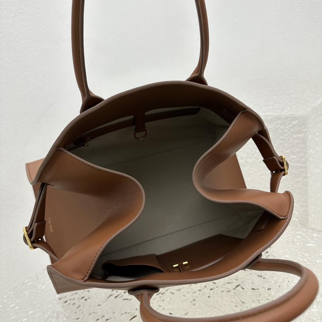 The R0w MARGAUX 15 38.5x16x30cm