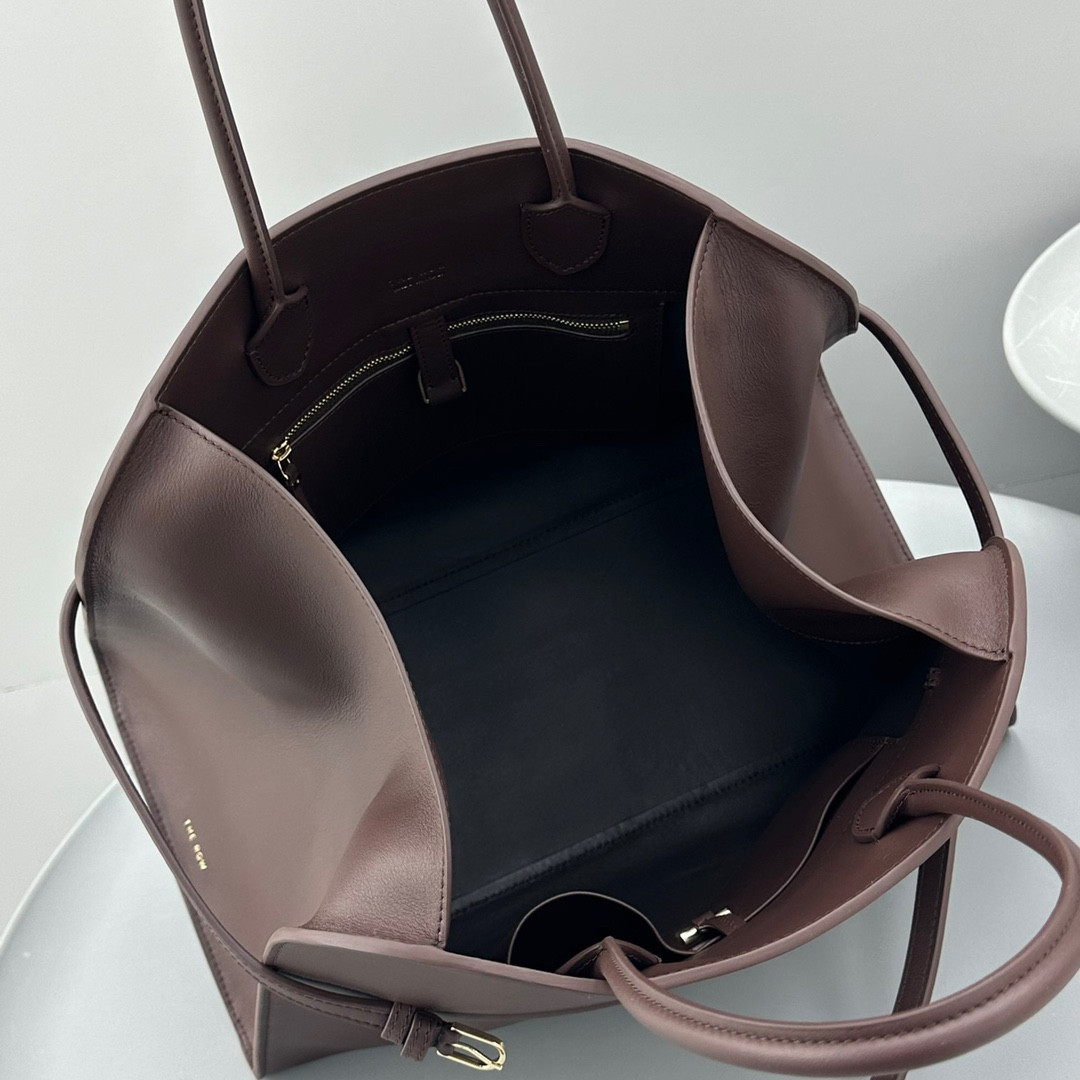 The R0w Margaux belt 15 38.5x16x30cm