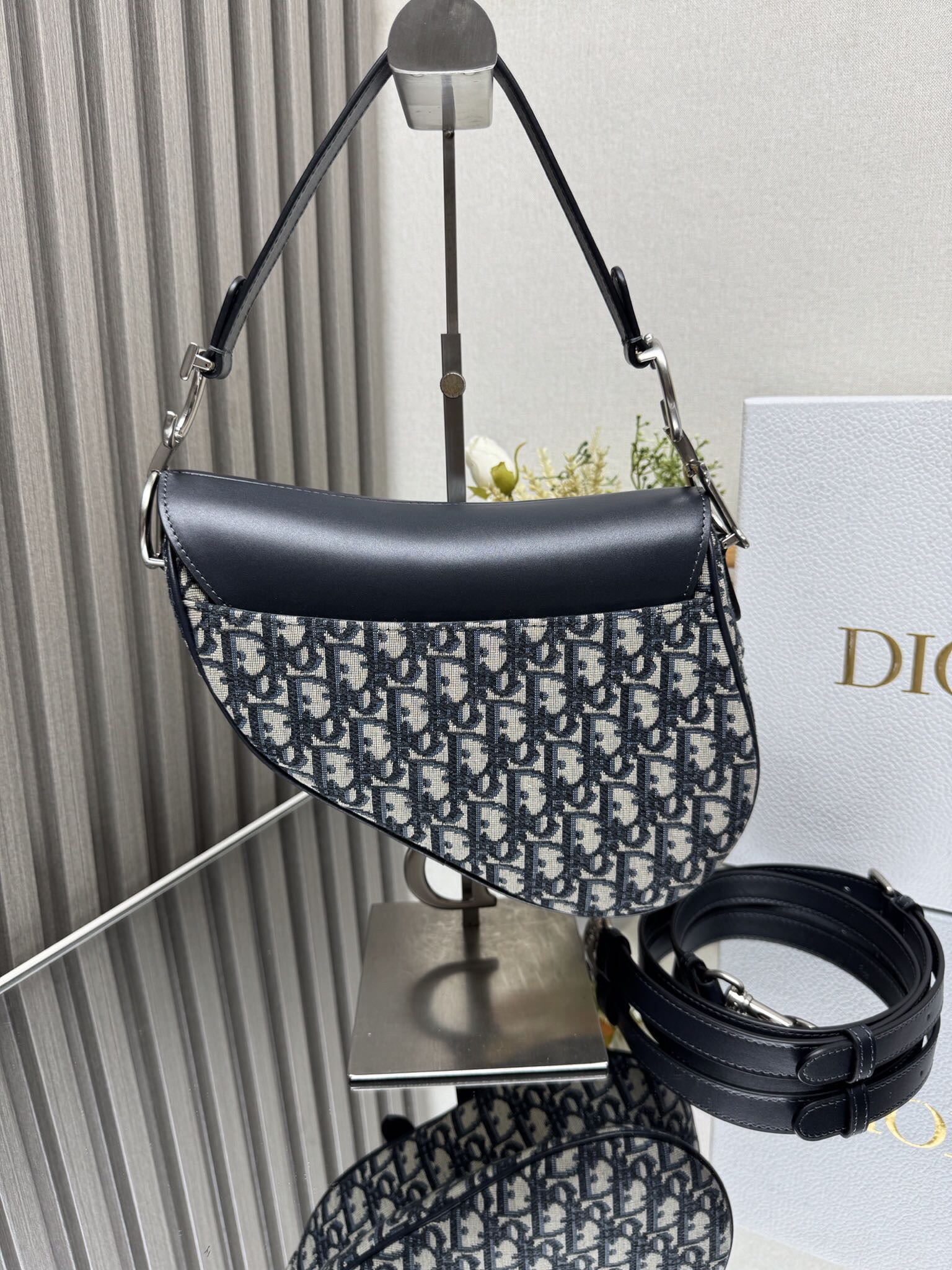 D10r Saddle Bag 25.5 x 20 x 6.5 cm