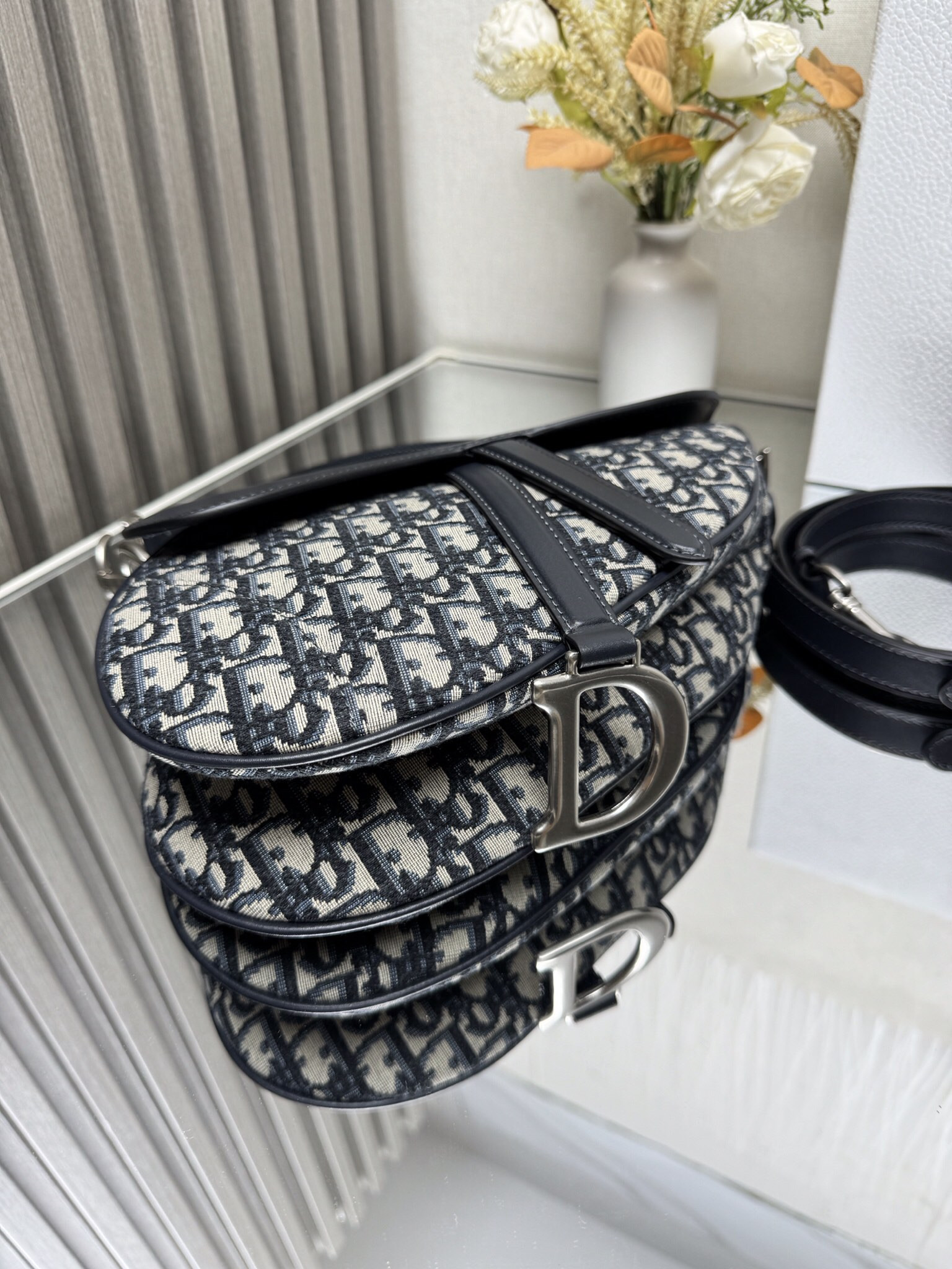 D10r Saddle Bag 25.5 x 20 x 6.5 cm