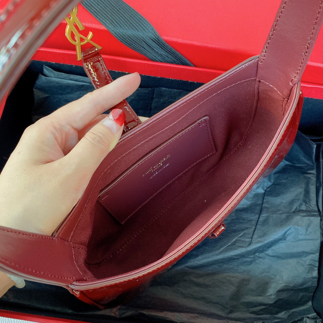 Y51 LE 5 À 7 Mini (Patent Leather) 19 x 11.5 x 4.5 CM