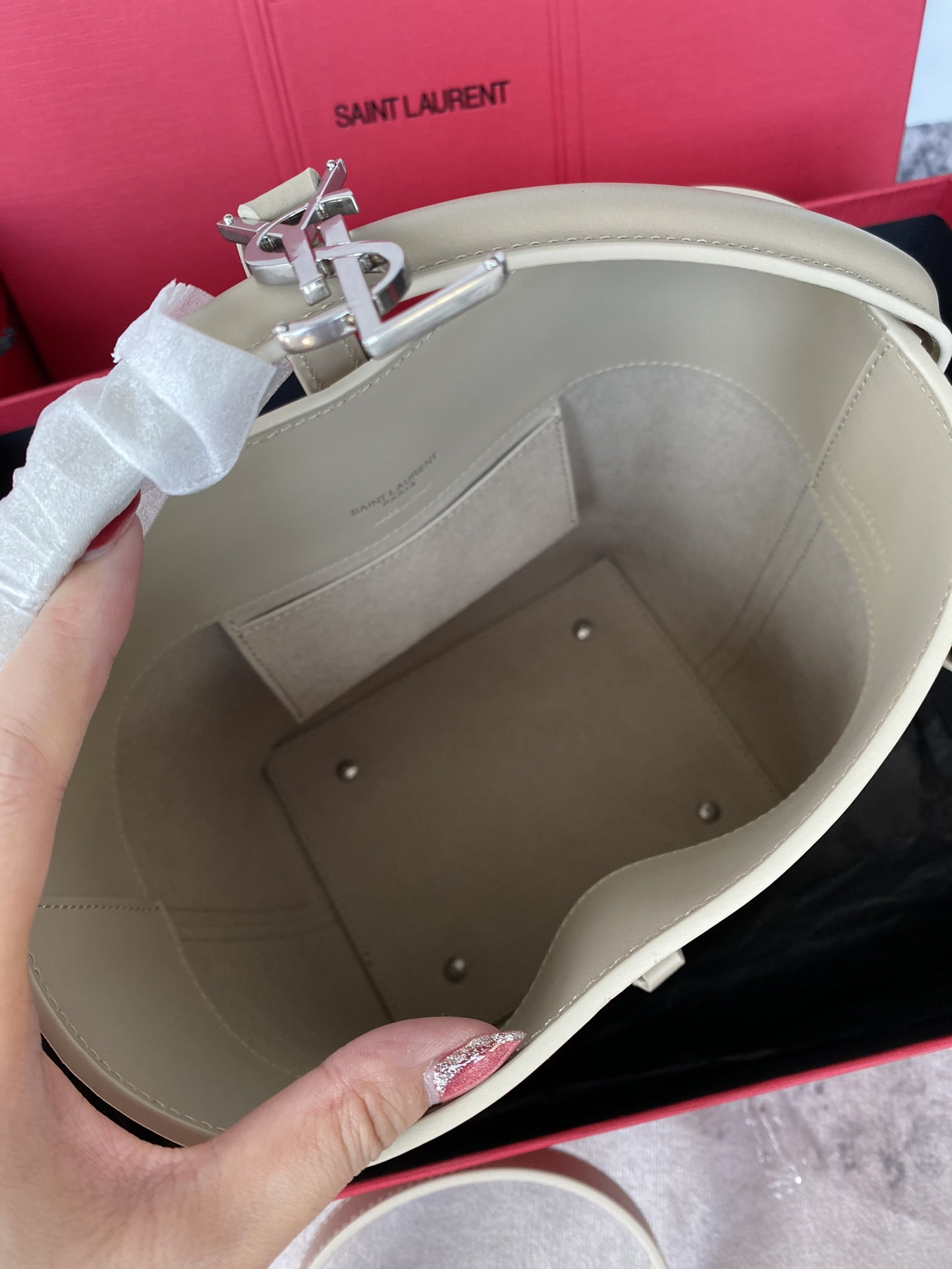 Y51 LE 37 Small (Shiny Leather) 17 x 20 x 13 CM