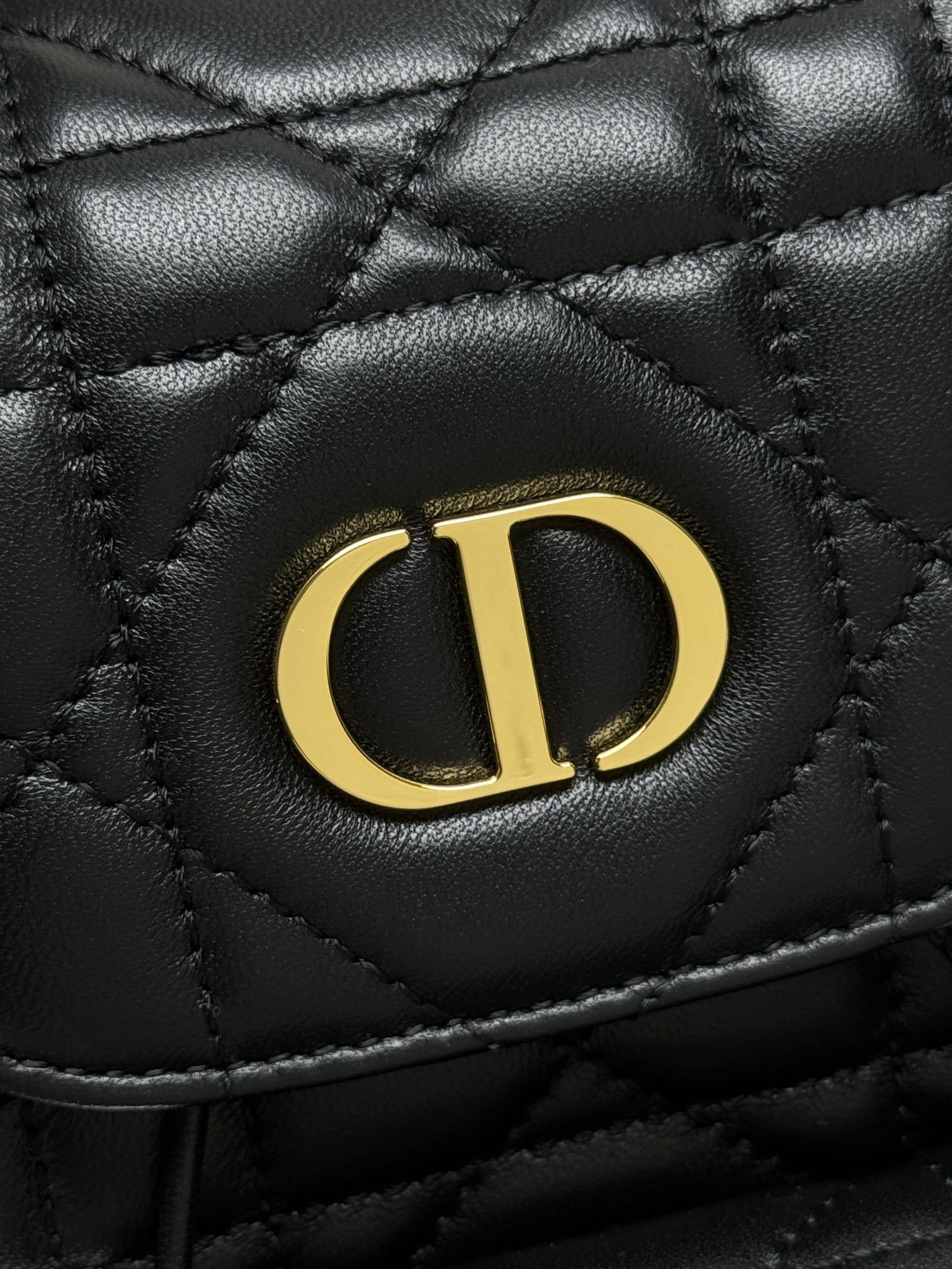 D10r Caro Backpack Small 19.5 x 18.5 x 8.5 cm