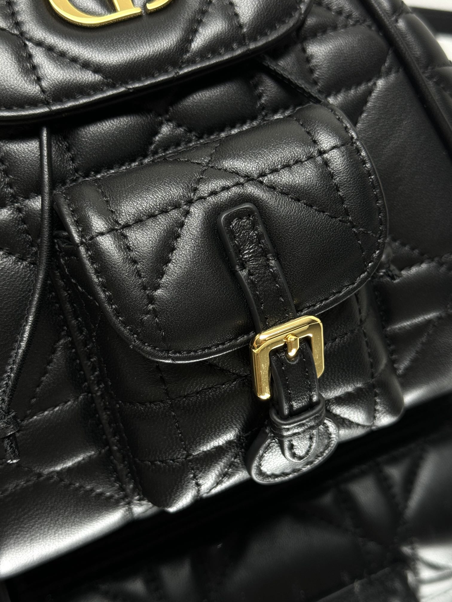 D10r Caro Backpack Small 19.5 x 18.5 x 8.5 cm