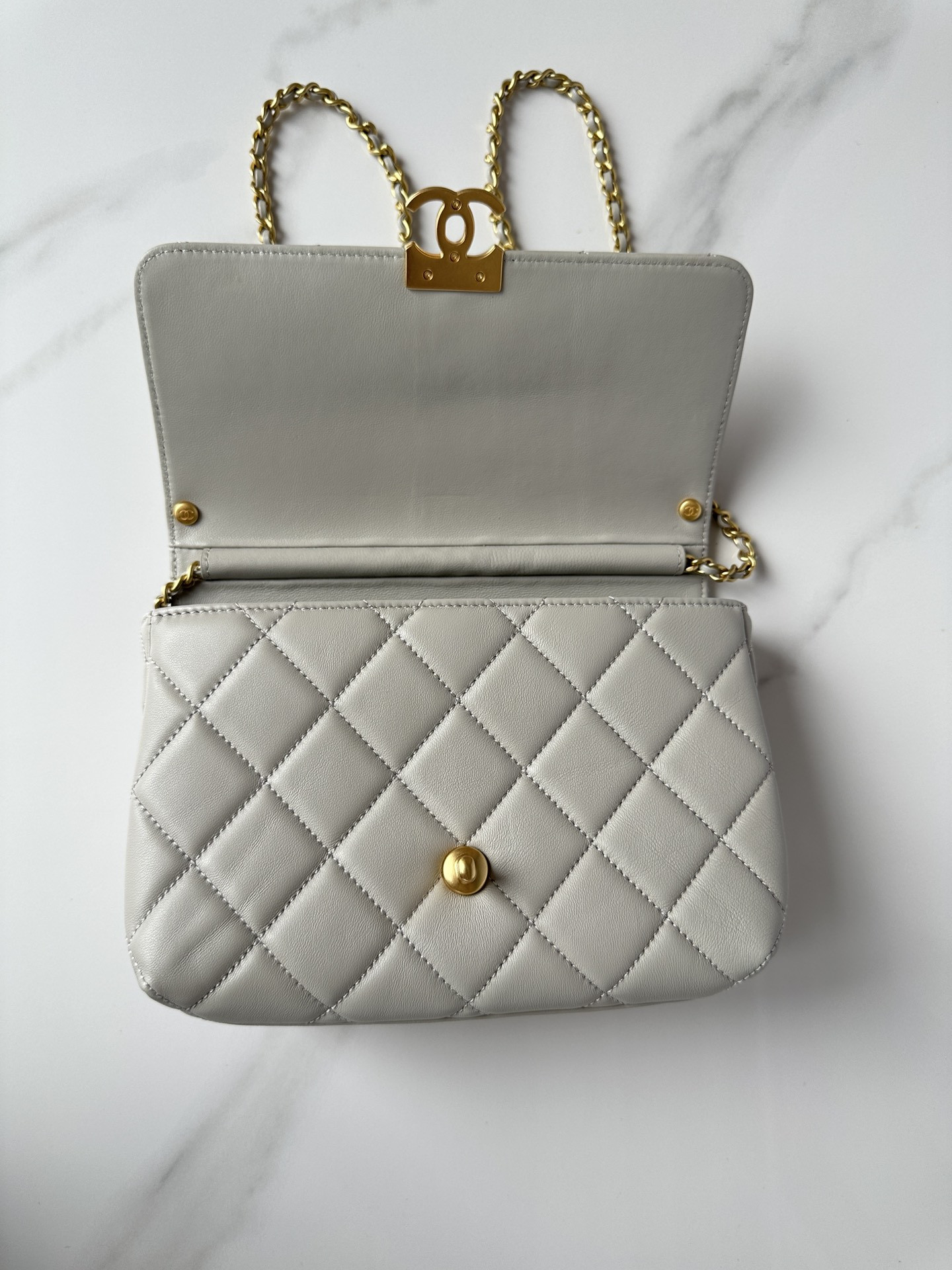 Ch**el Flap Bag 23x15x9cm