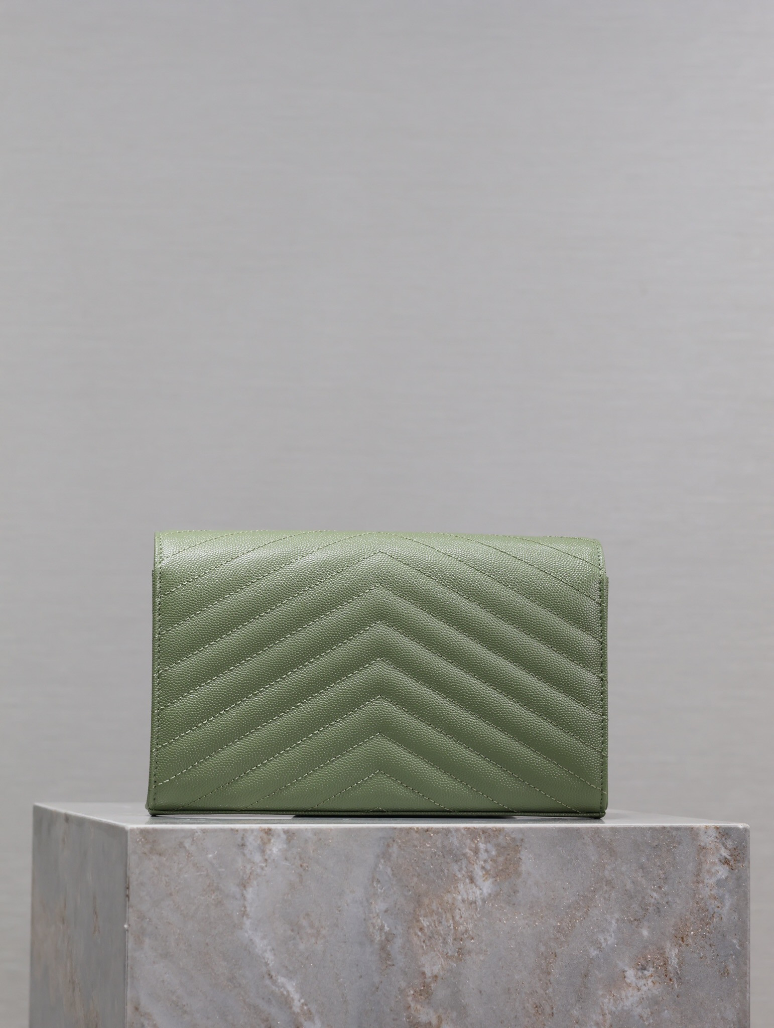 Y51 Cassandra Monogram Classic Chain Wallet in Grained Poudre Leather 22.5 x 14 x 4cm