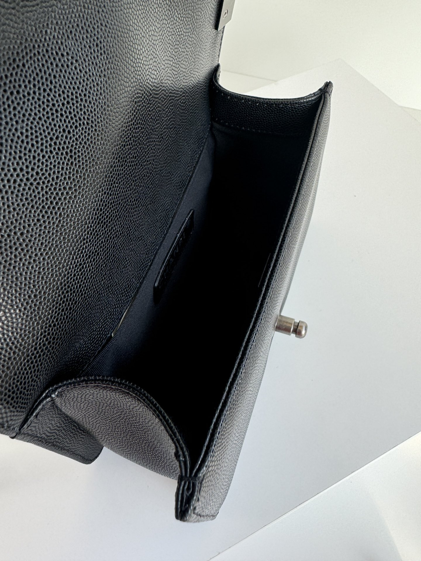 Ch**el  Leboy  14.5x 20x 8.4cm