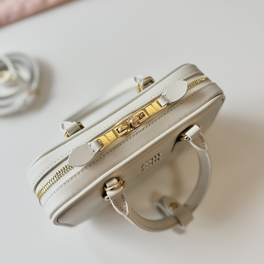 Miu Miu Arcadie leather mini-bag 19X10X5cm