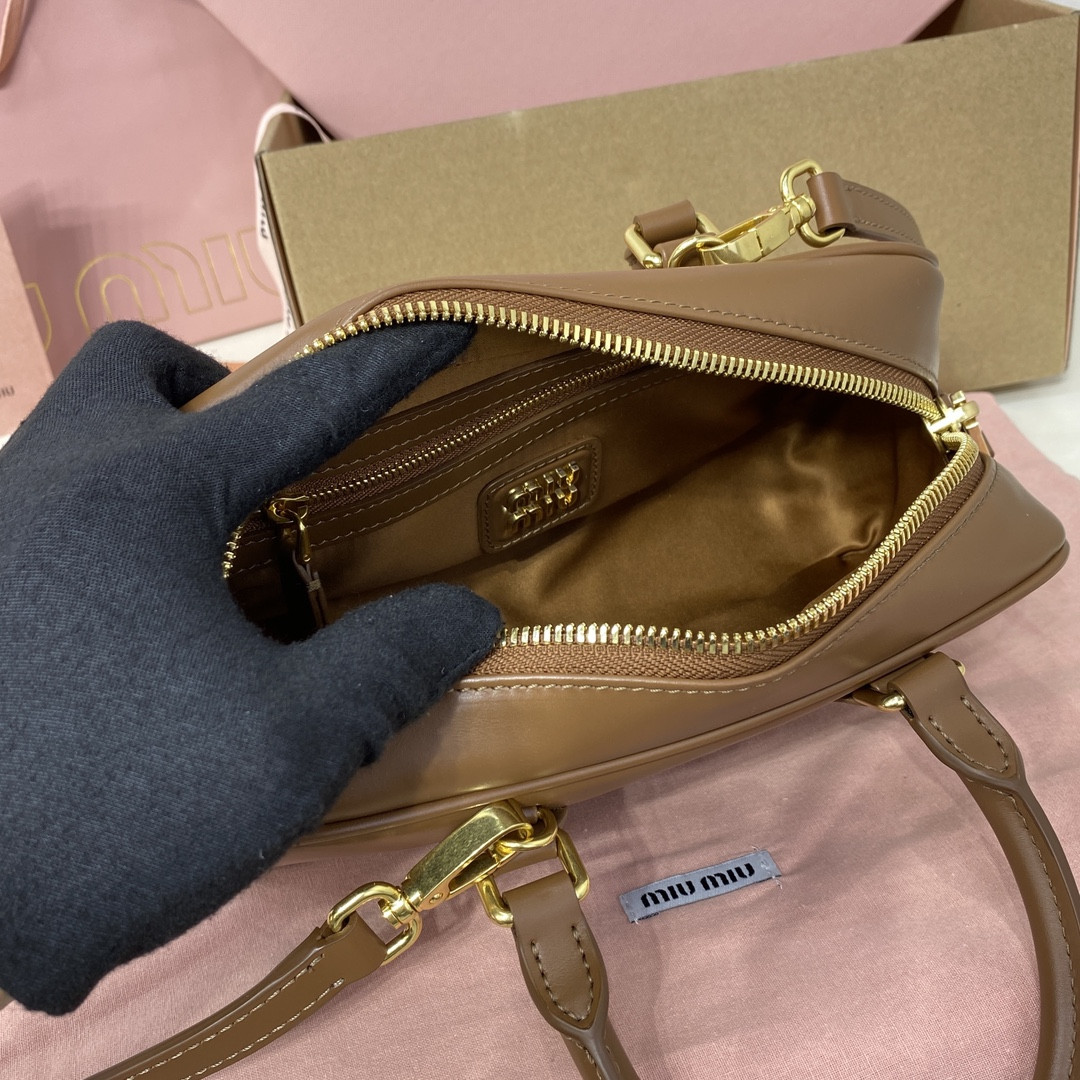 Miu Miu Arcadie leather bag 10.5x22x7.5cm