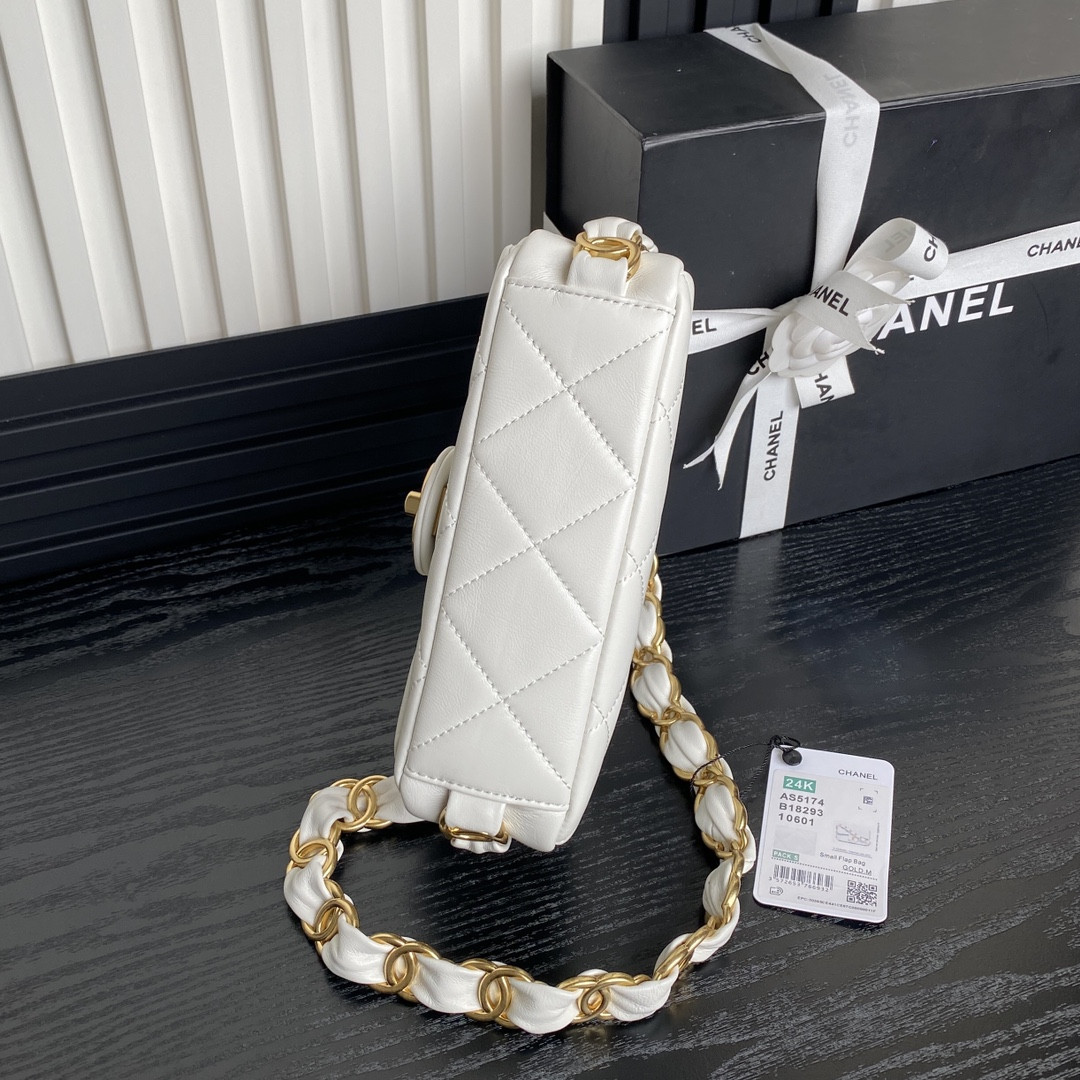 Ch**el FALL-WINTER 2024-25 SMALL FLAP BAG 13x21x7cm