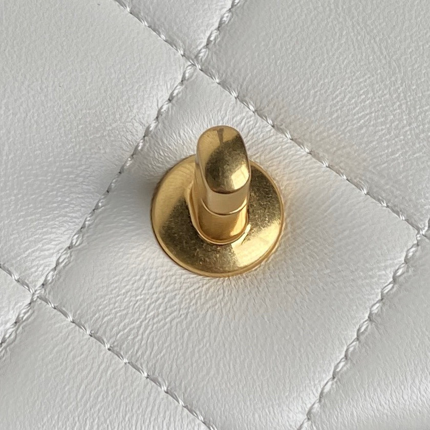 Ch**el FALL-WINTER 2024-25 SMALL FLAP BAG 13x21x7cm