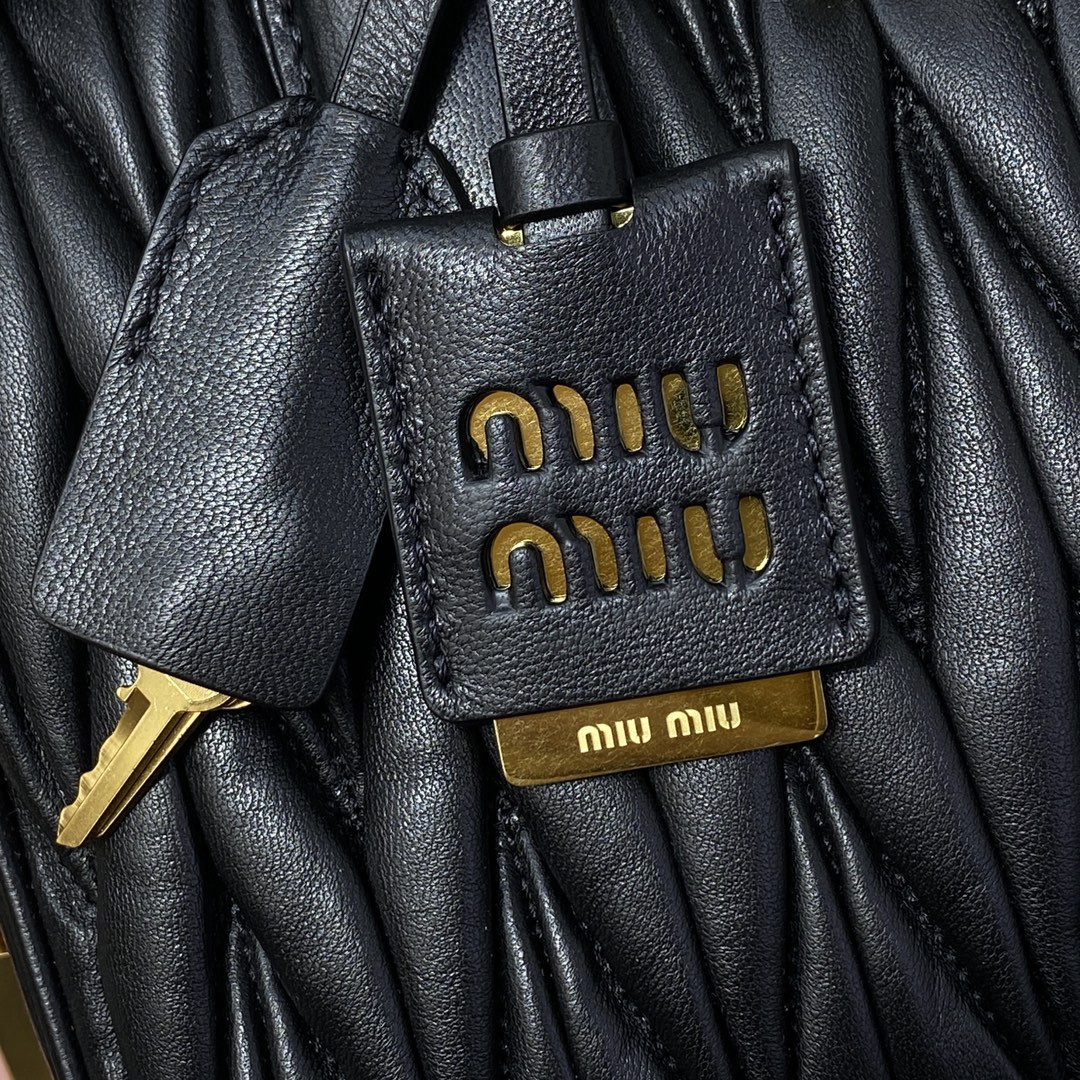 Miu Miu Arcadie matelassé nappa leather bag 24X16X7.5cm
