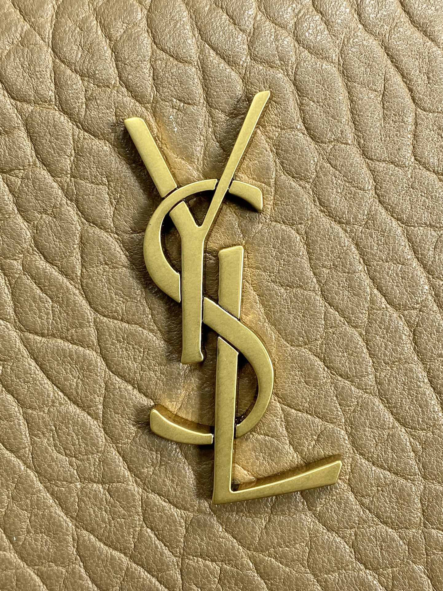 Y51 CASSANDRE large envelope pouch in lambskin 29.5x18x4.5cm