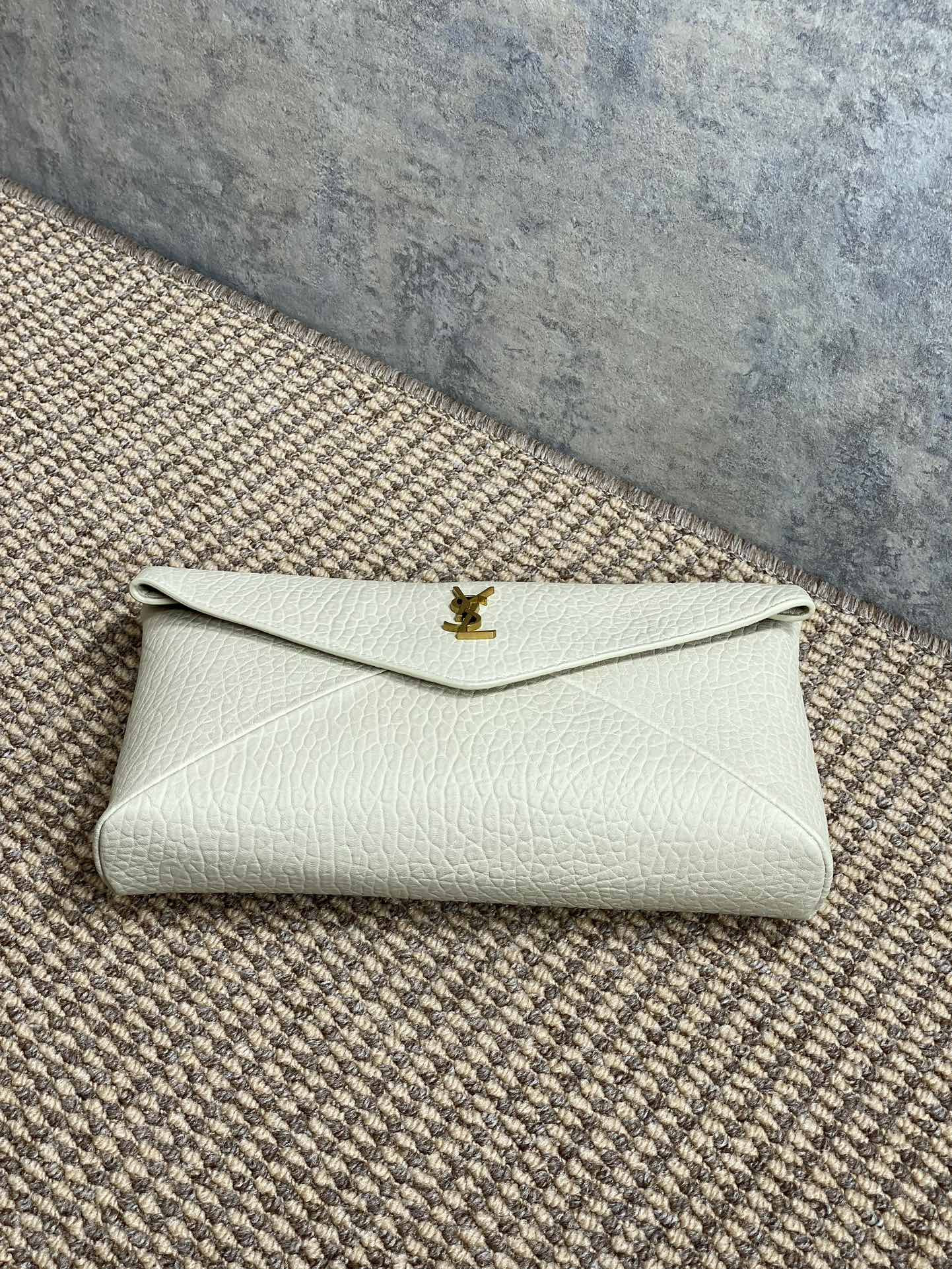 Y51 CASSANDRE large envelope pouch in lambskin 29.5x18x4.5cm