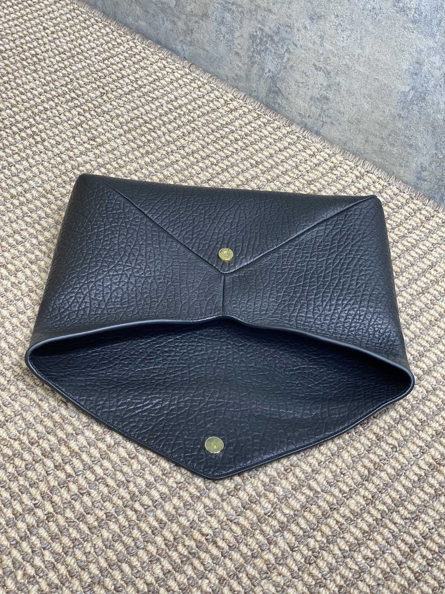 Y51 CASSANDRE large envelope pouch in lambskin 29.5x18x4.5cm