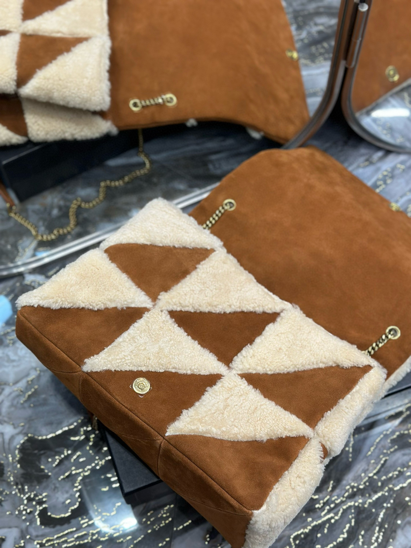 Y51 Jamie Large in Suede and Shearling 38×26×12cm