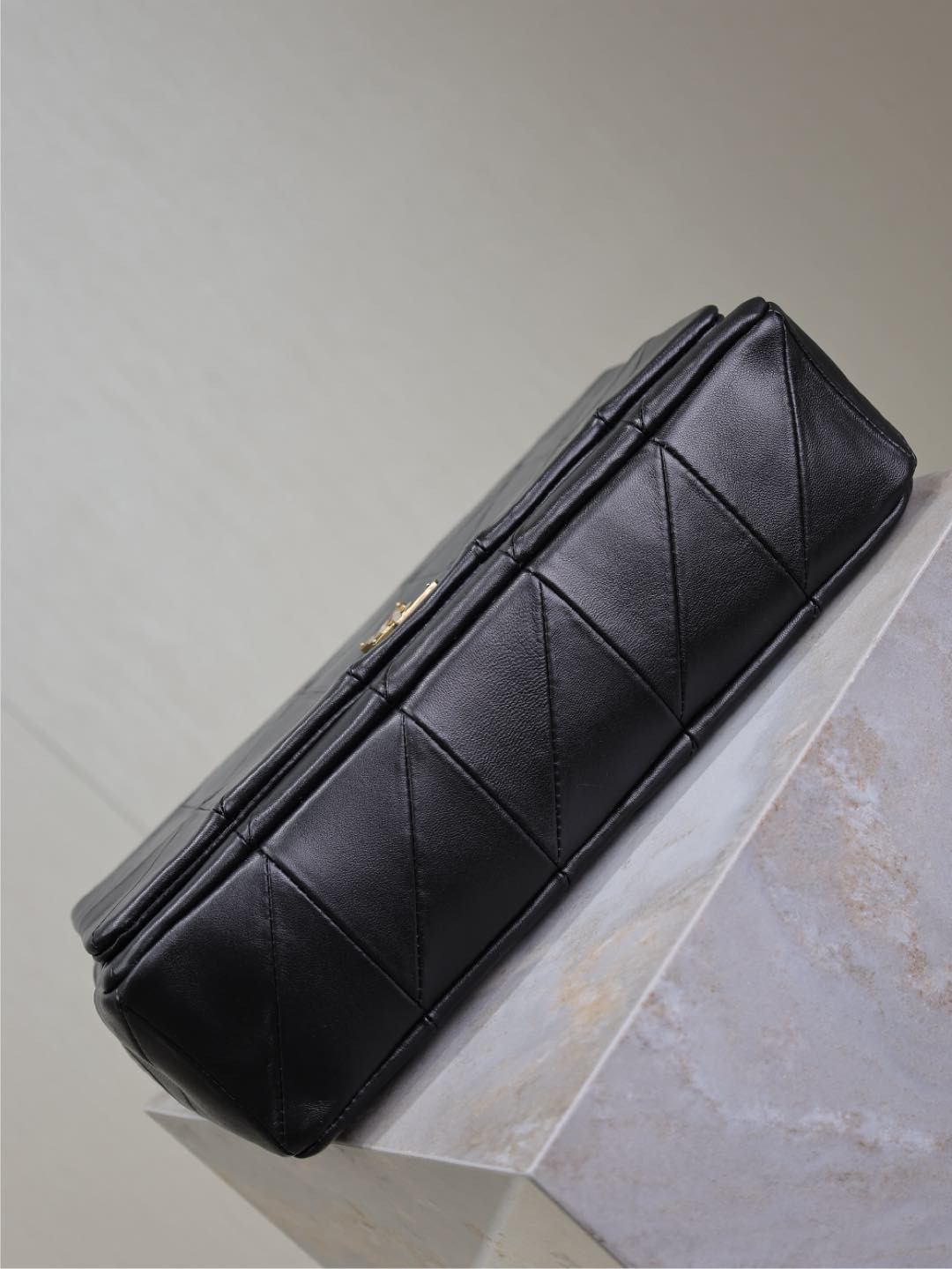 Y51 Jamie Large 33×22×7.5cm