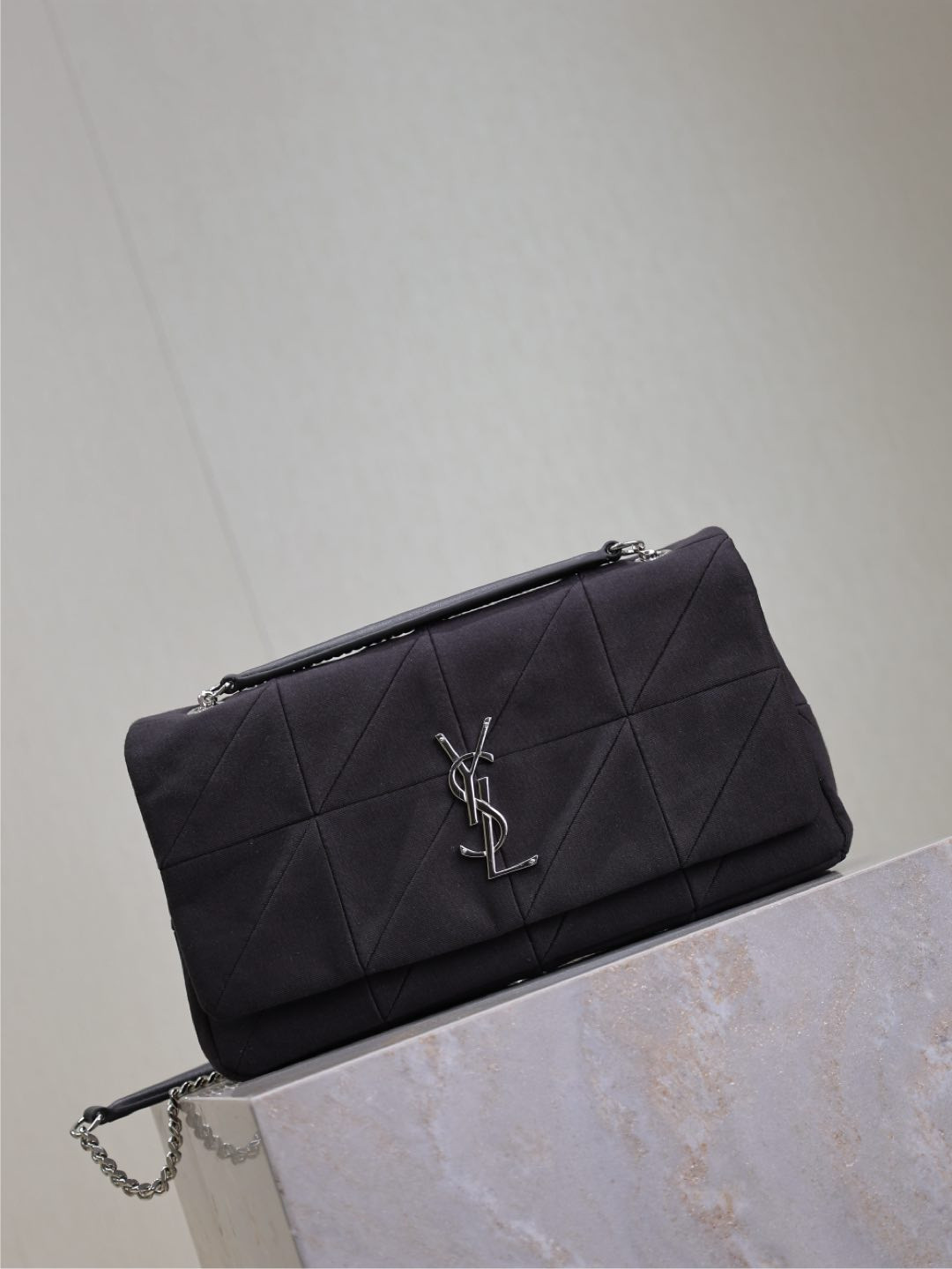 Y51 Jamie Medium 25x15x7.5cm